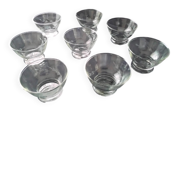 8 low engraved glass champagne coupes from the 1950s