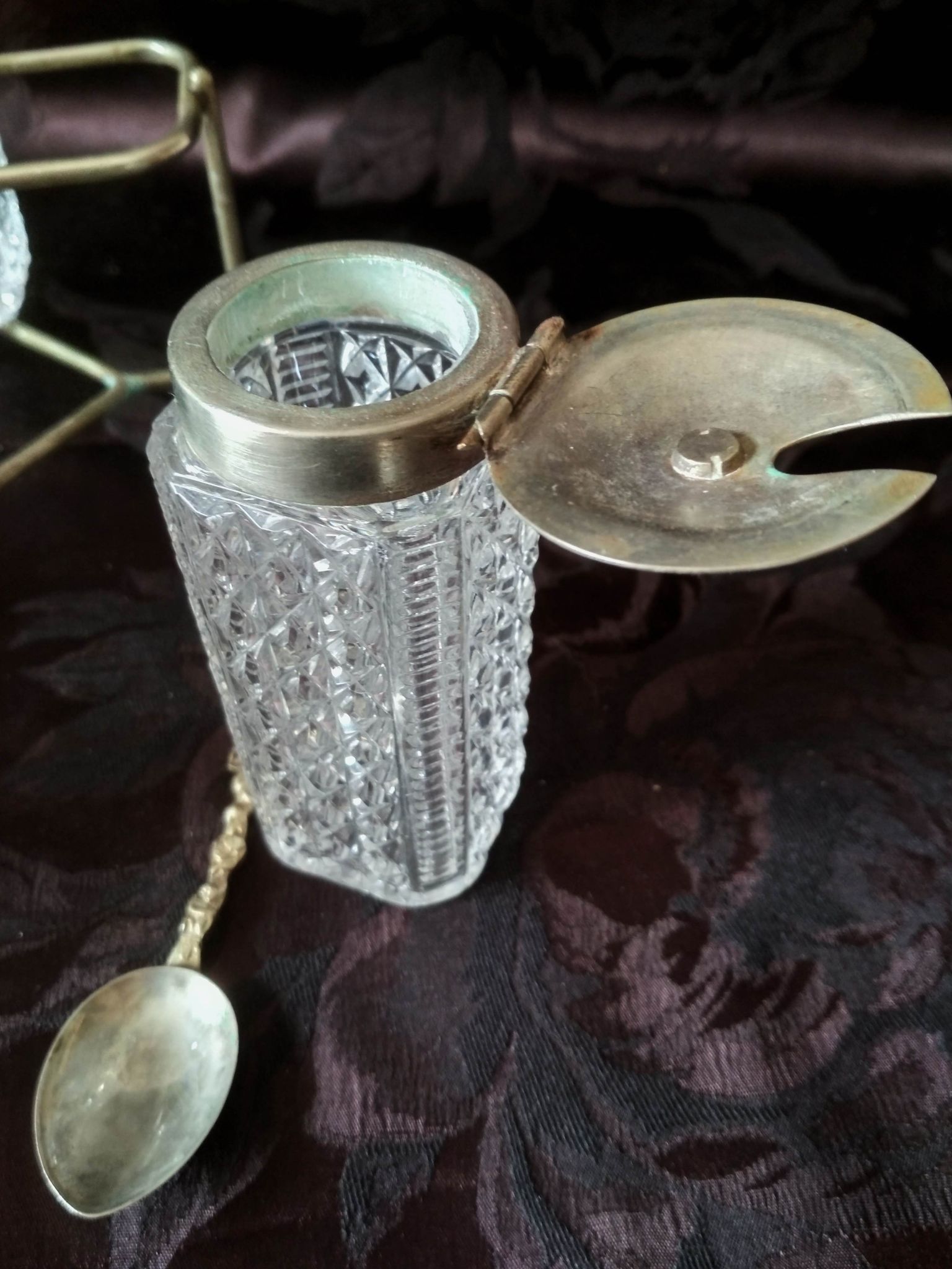 Former table servant, 4 bottles for mustard vinegar oil and salt, oil and vinegar maker