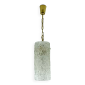 Lampe suspendue vintage des années 1950 Kalmar Franken en verre de glace texturé en laiton.