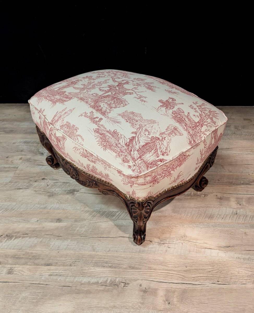 Pair of Louis XV style stools in walnut.