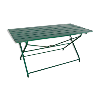 Folding garden table