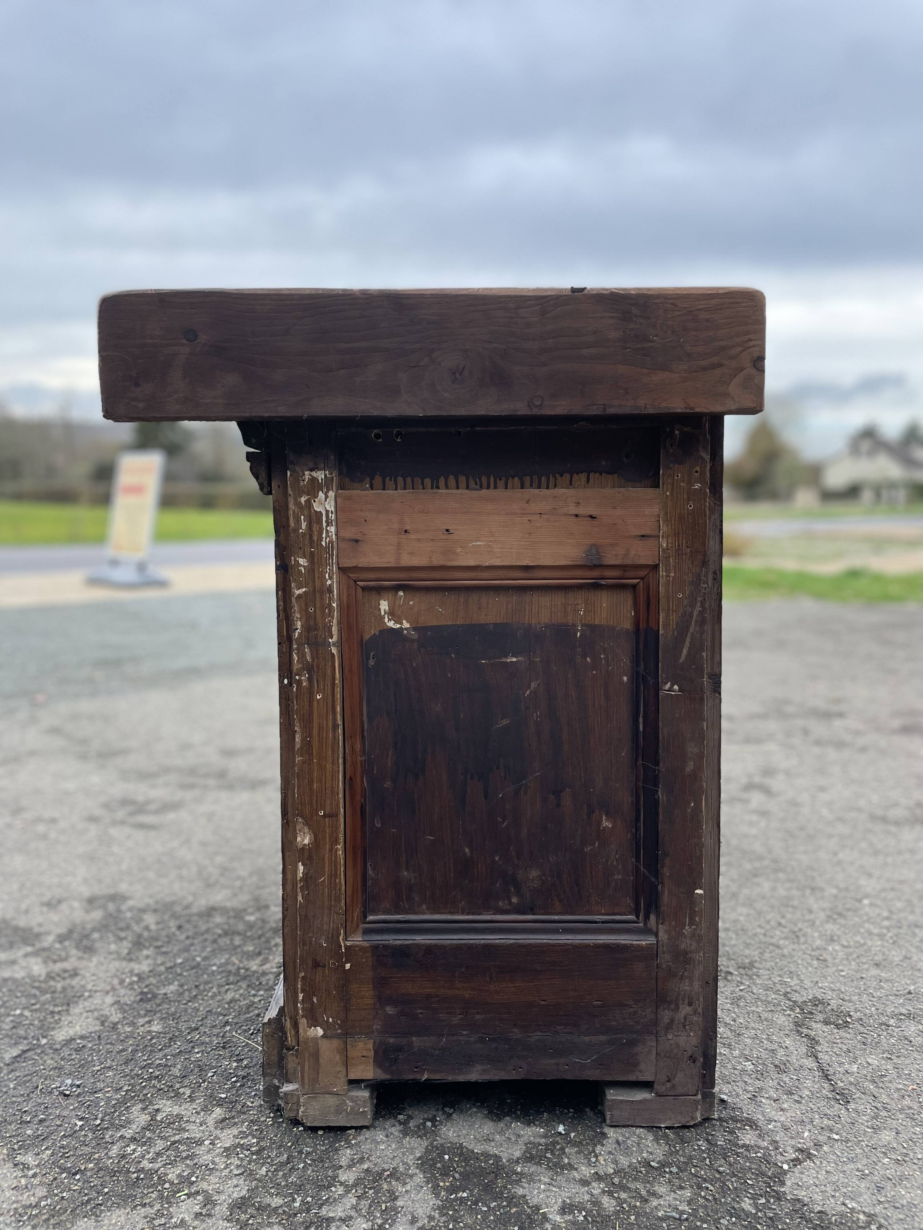 Tradesman's cabinet with drawers