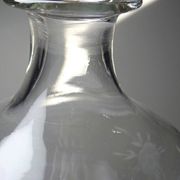 Small antique decanter in engraved Bohemian crystal, early 20th century.