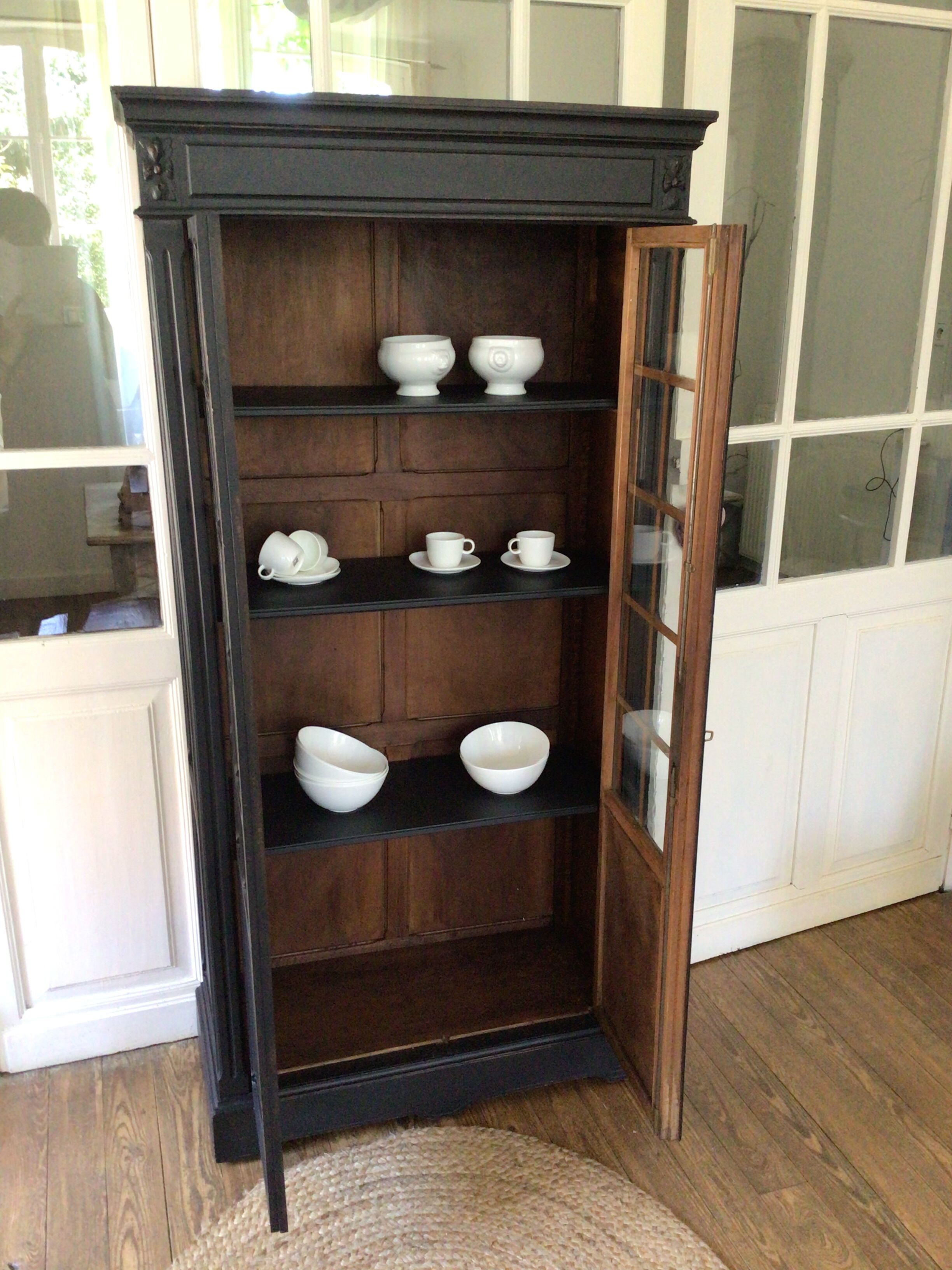 Parisian showcase cabinet