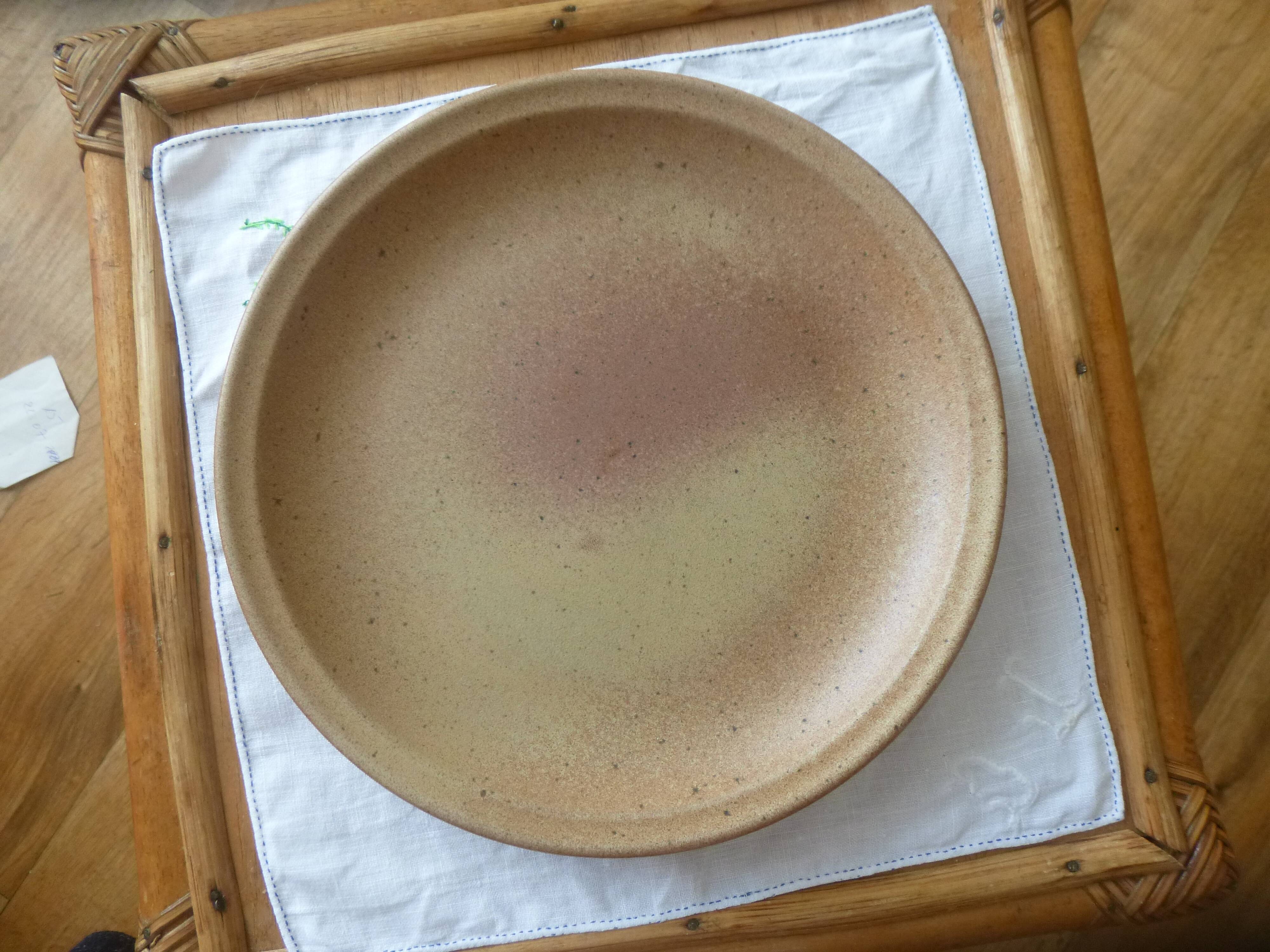 Flat plate in sarreguemines sandstone france