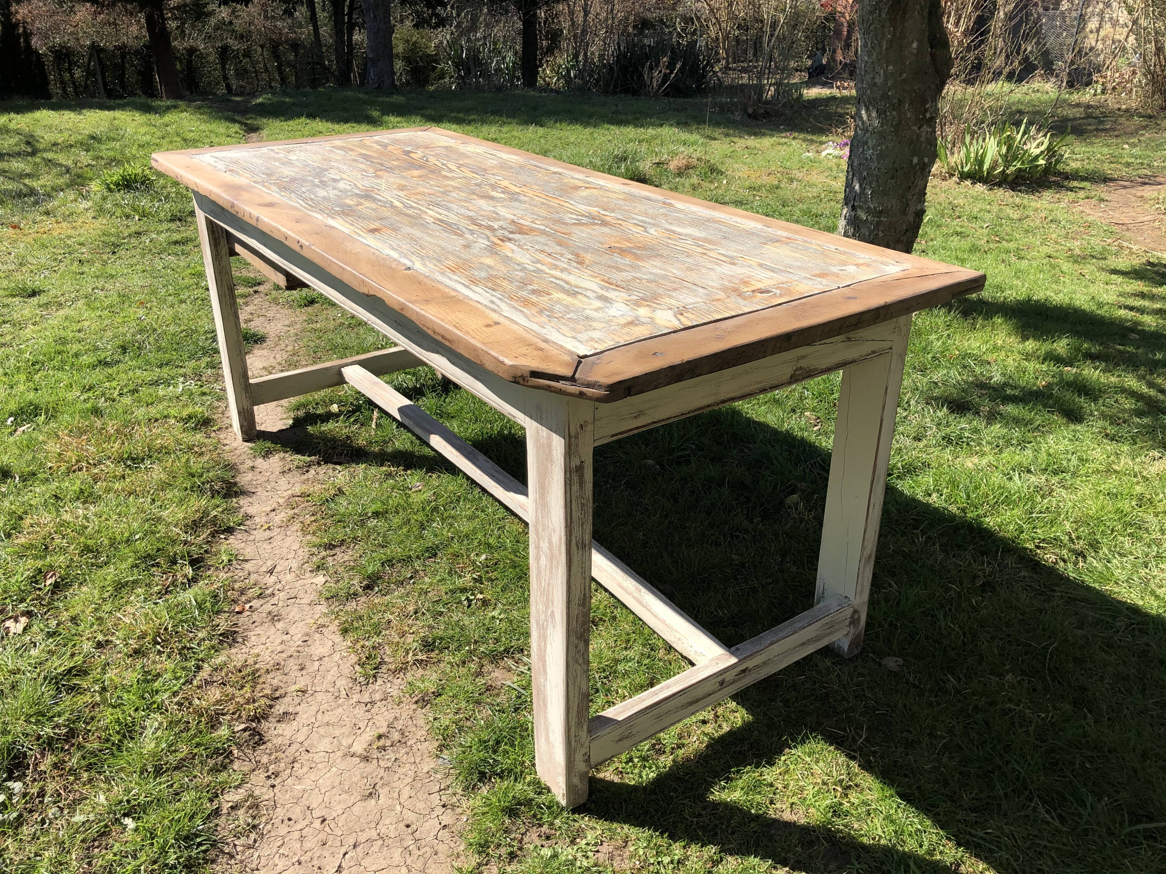 Farm table