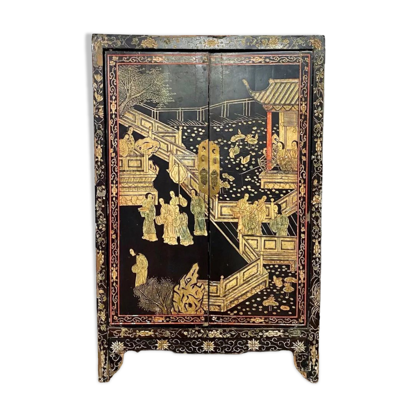 Black lacquered Chinese cabinet 19th century