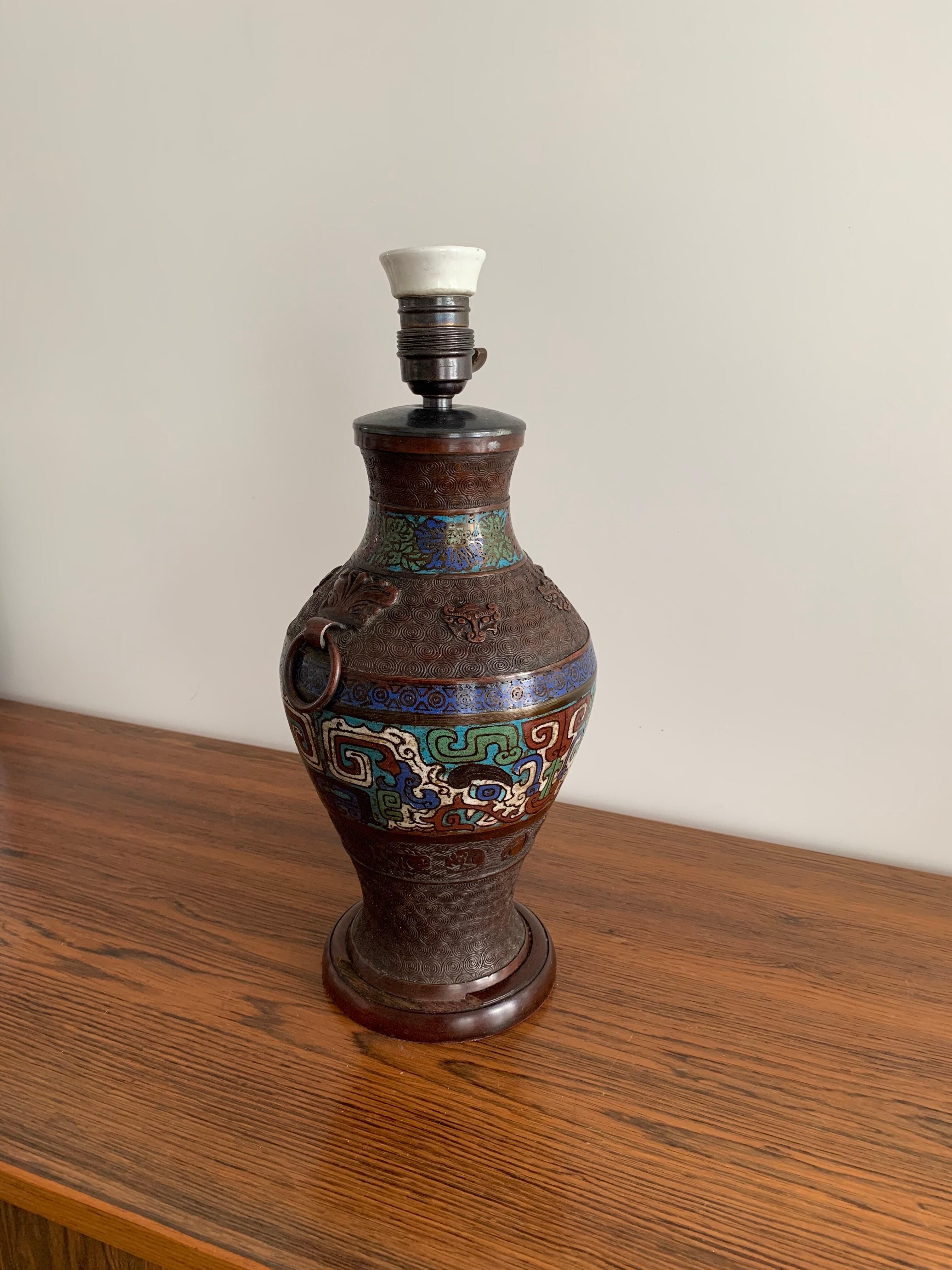 Partitioned table lamp in bronze, China 1880