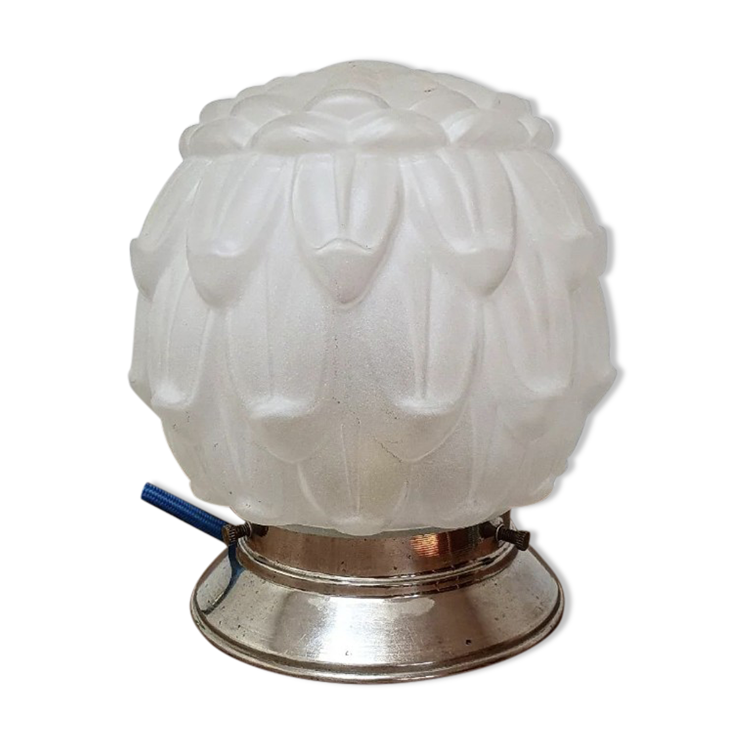 Frosted glass globe lamp