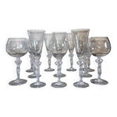 Service of 12 sculptural female stemmed glasses