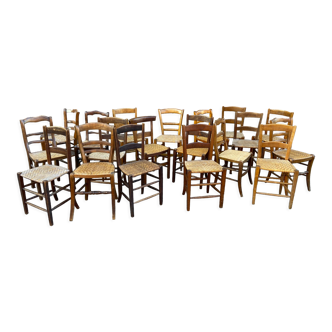 20 chaises bistrot campagnardes dépareillées 1920