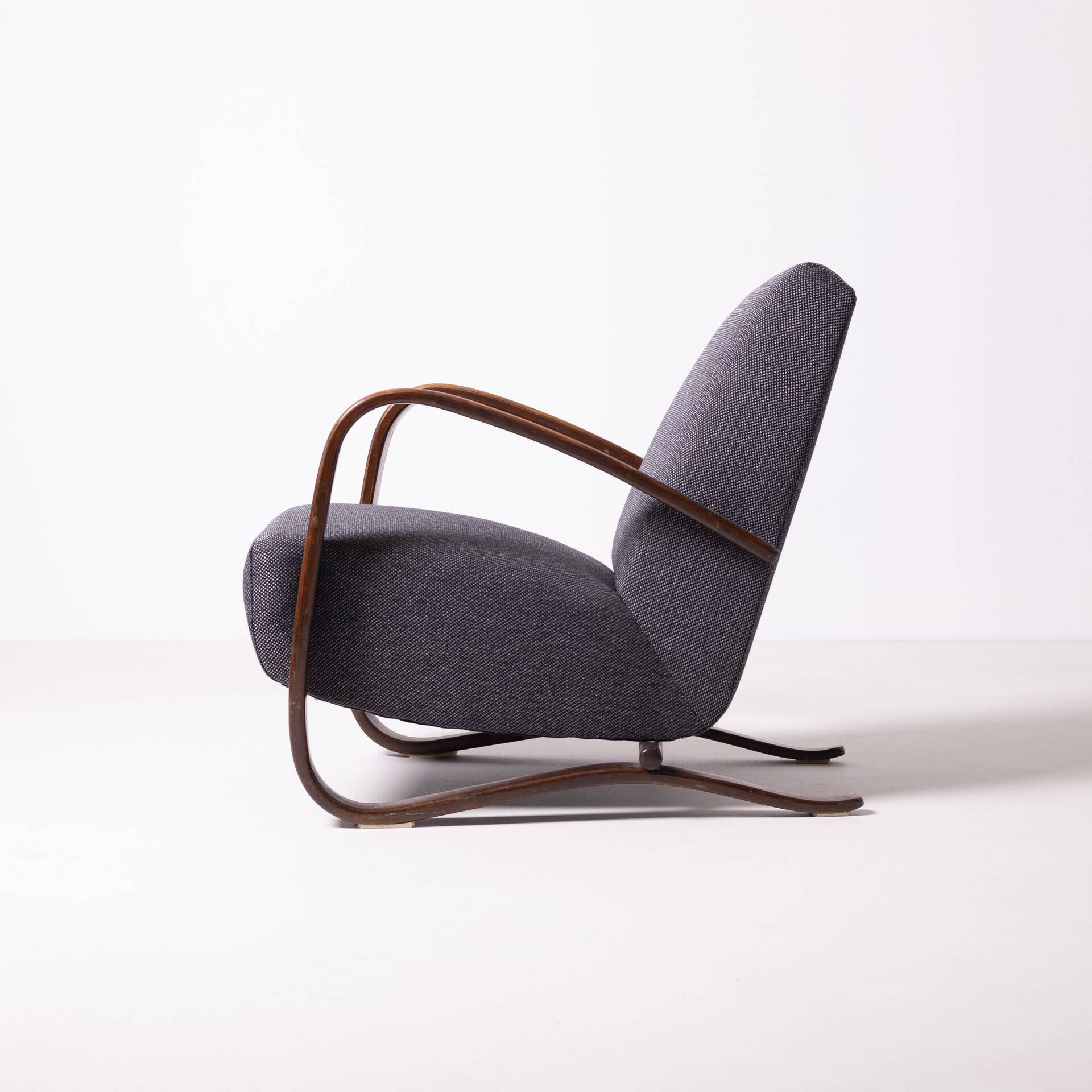 Pair of H-269 Jindrich Halabala lounge chairs, Czechoslovakia, circa 1950