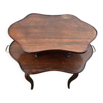 English tea serving table from the period.