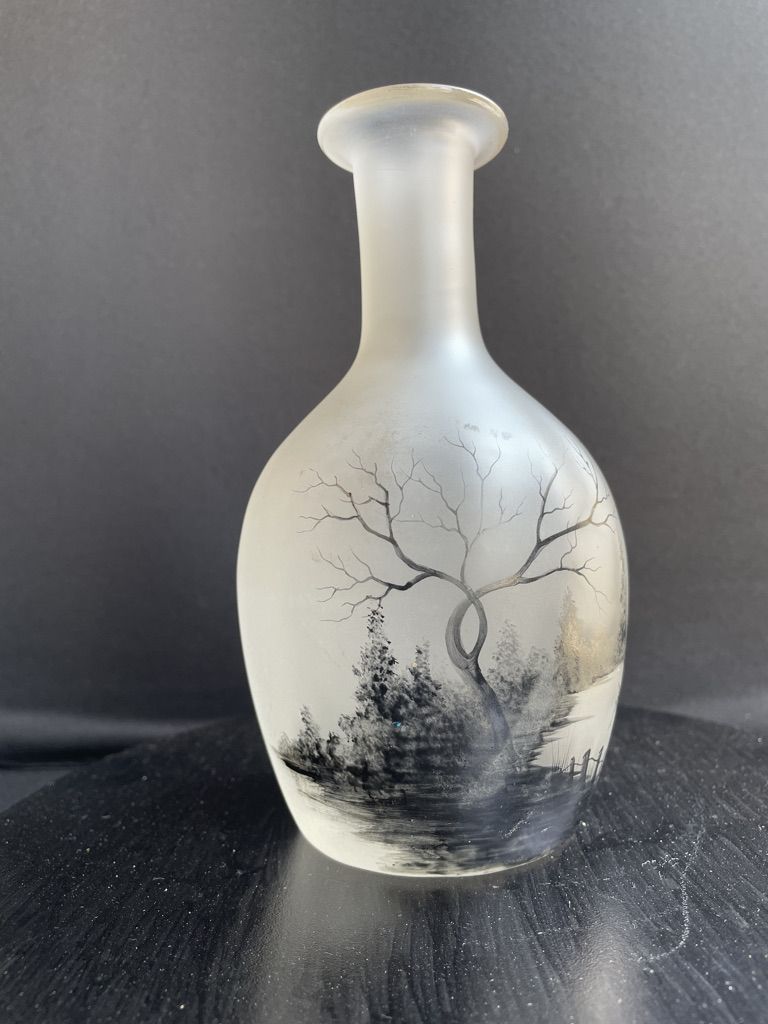 Carafe- Scenery of a lake landscape and a crane taking off