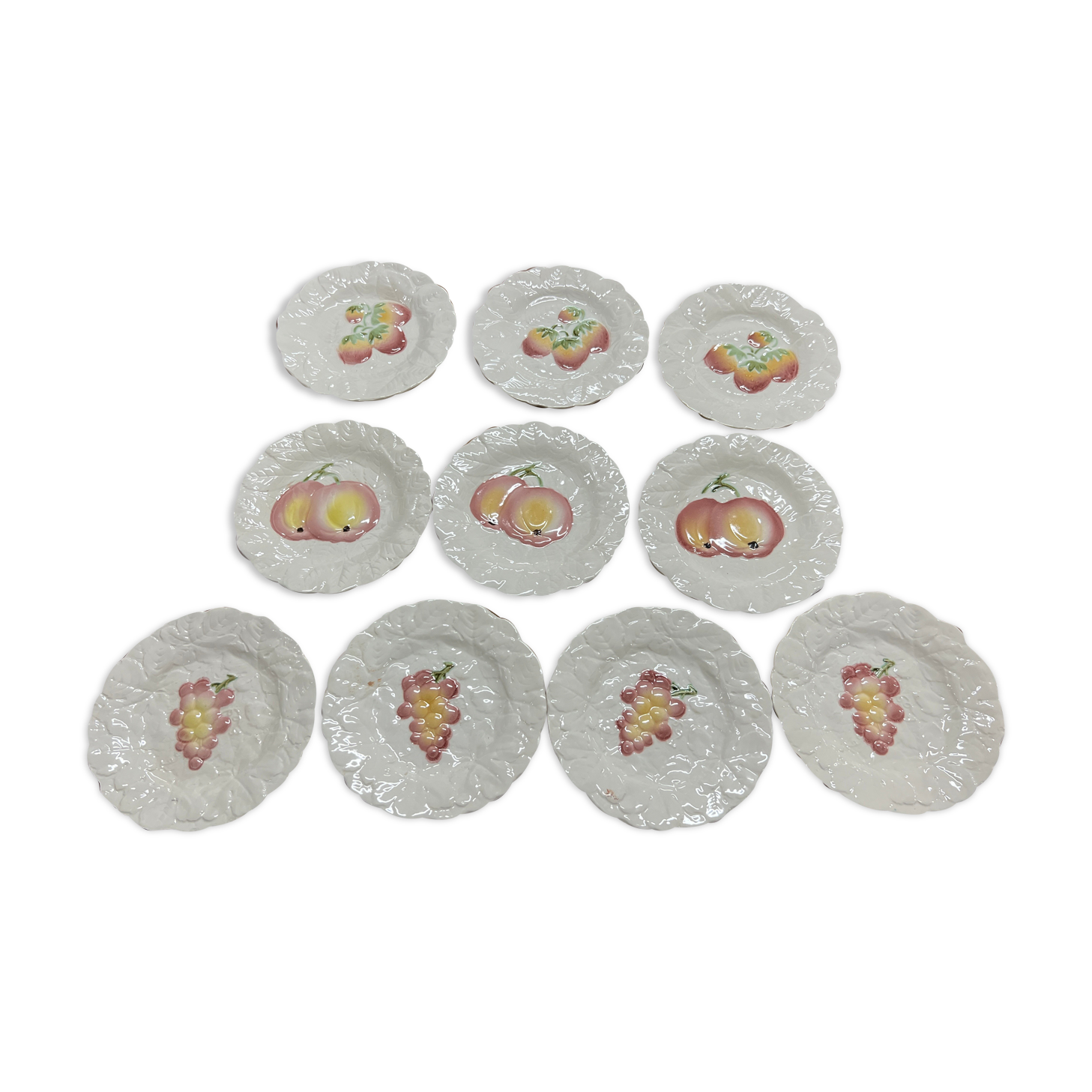 Set of 10 plates decorated with Sarreguemines porcelain fruit