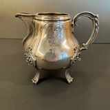 Pot à lait ancien en métal argenté – Style Rococo, décor ciselé, début