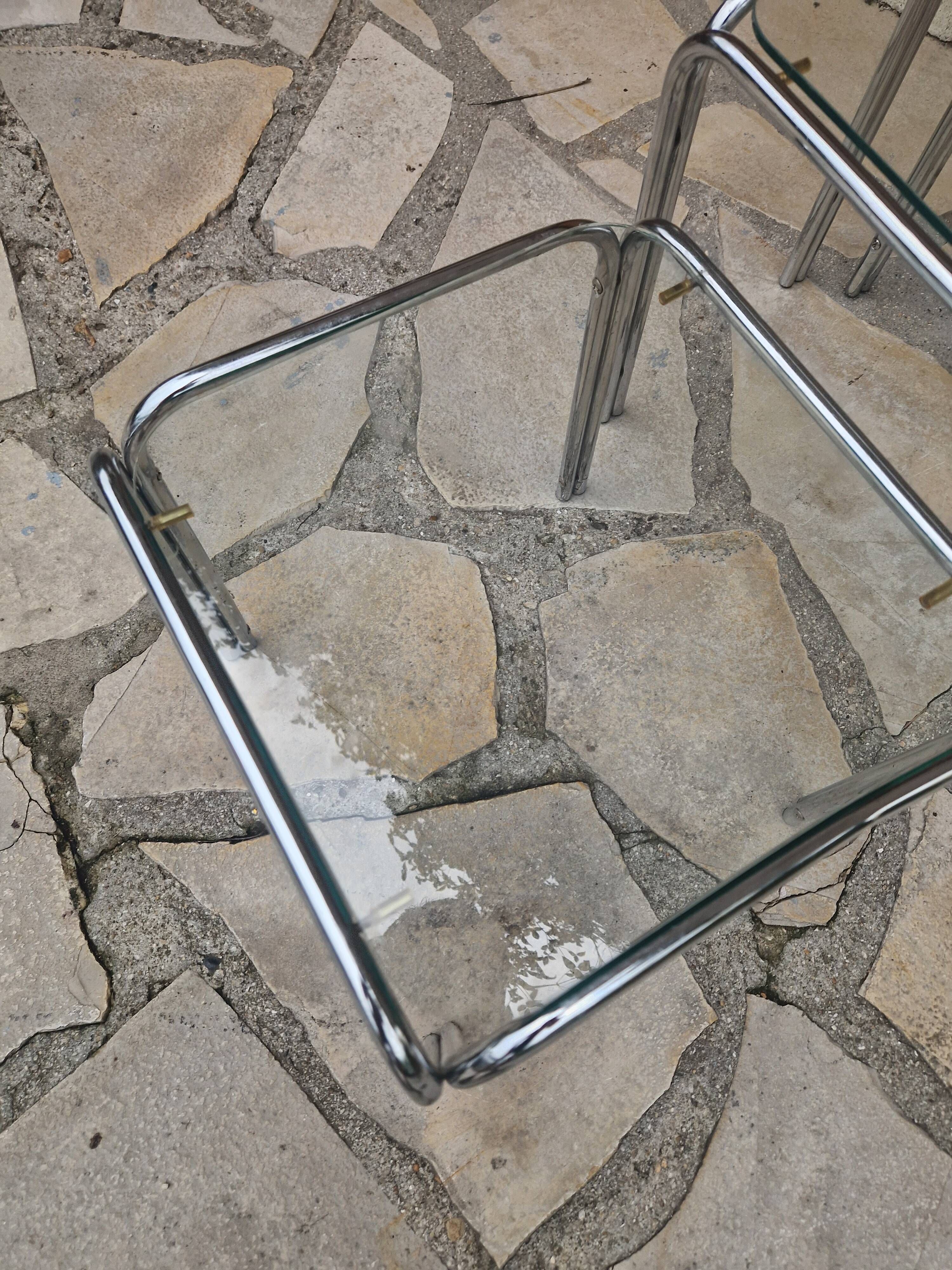 Vintage nesting coffee table