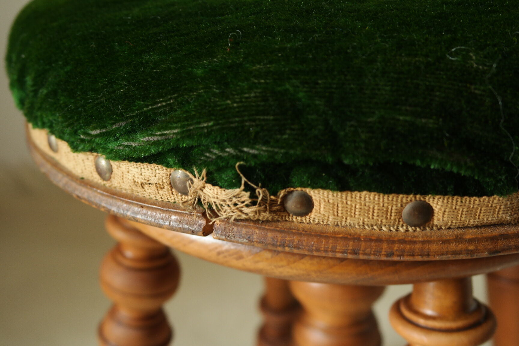 Napoleon III piano stool