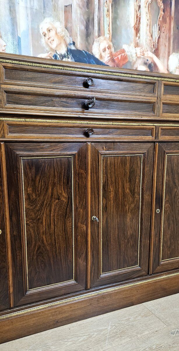 Sideboard in rosewood in the Charles X style, of fine cabinetmaking quality.