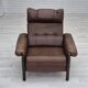 Fauteuil danois années 1970, état d'origine, cuir d'ameublement, bois de chêne foncé.