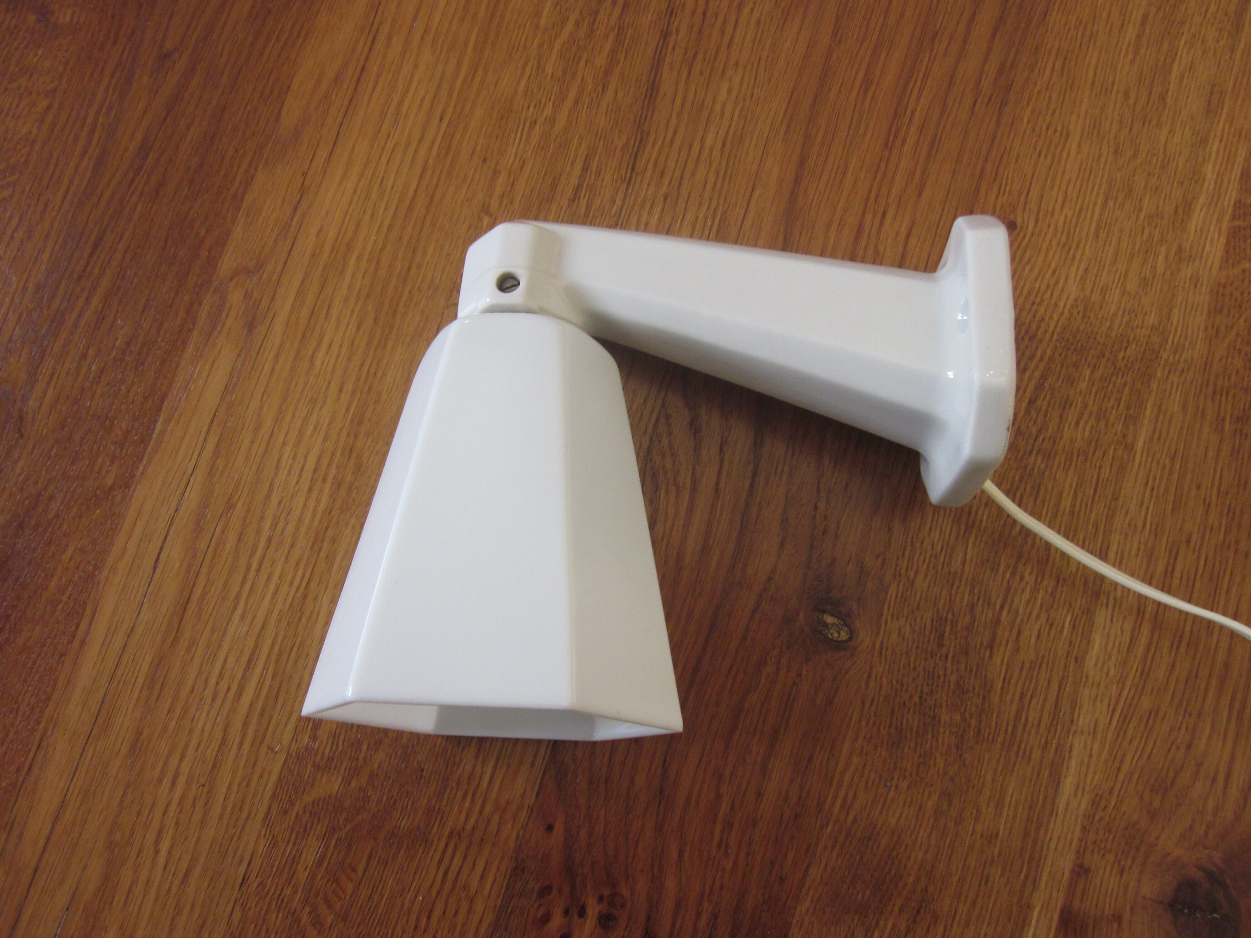 Bathroom wall lamp from the years 1930