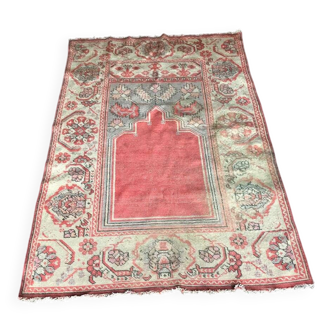 Vintage brown Kilim prayer rug in wool, Turkish mihrab pattern from the 1930s.