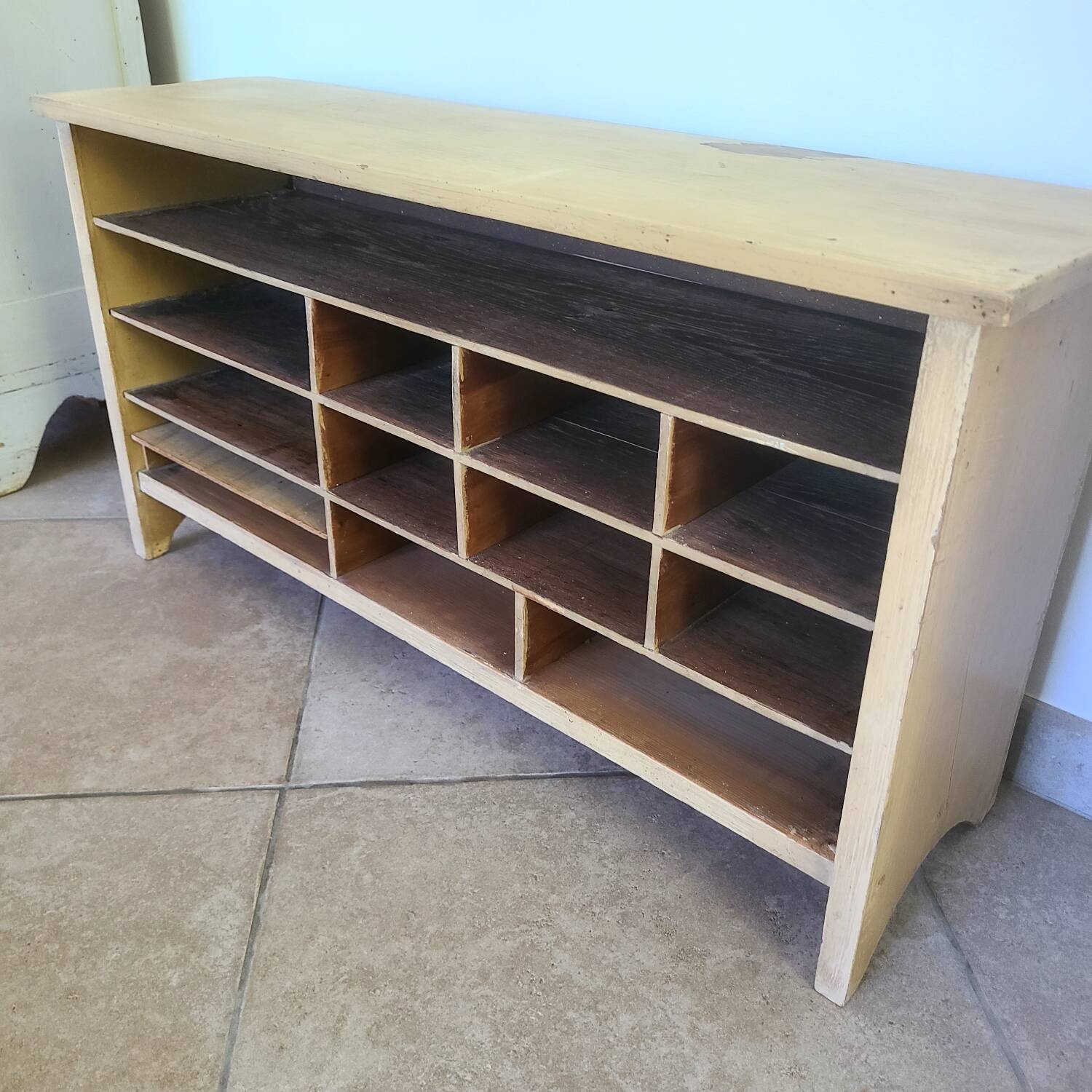 Vintage ochre bench locker shelf