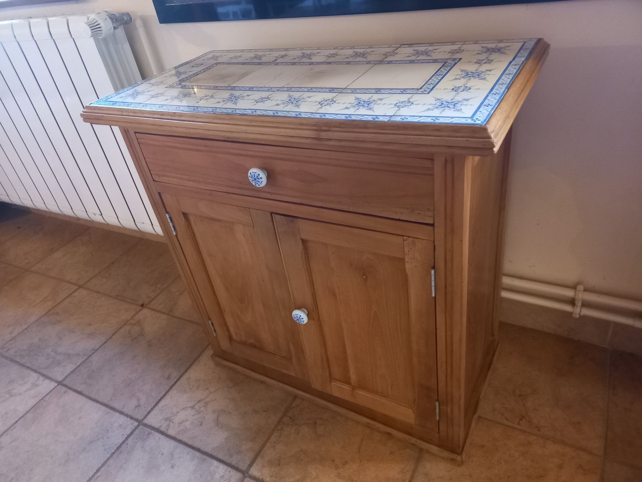 Furniture called "farm" ceramic tile top