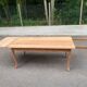 Table à manger de ferme chic extensible décapée en merisier massif Louis XV
