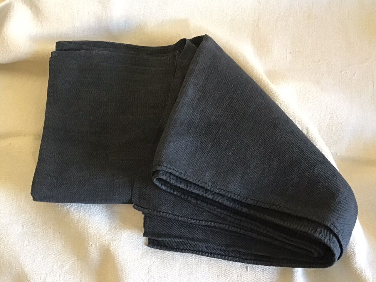Farmcloth in old dark gray linen