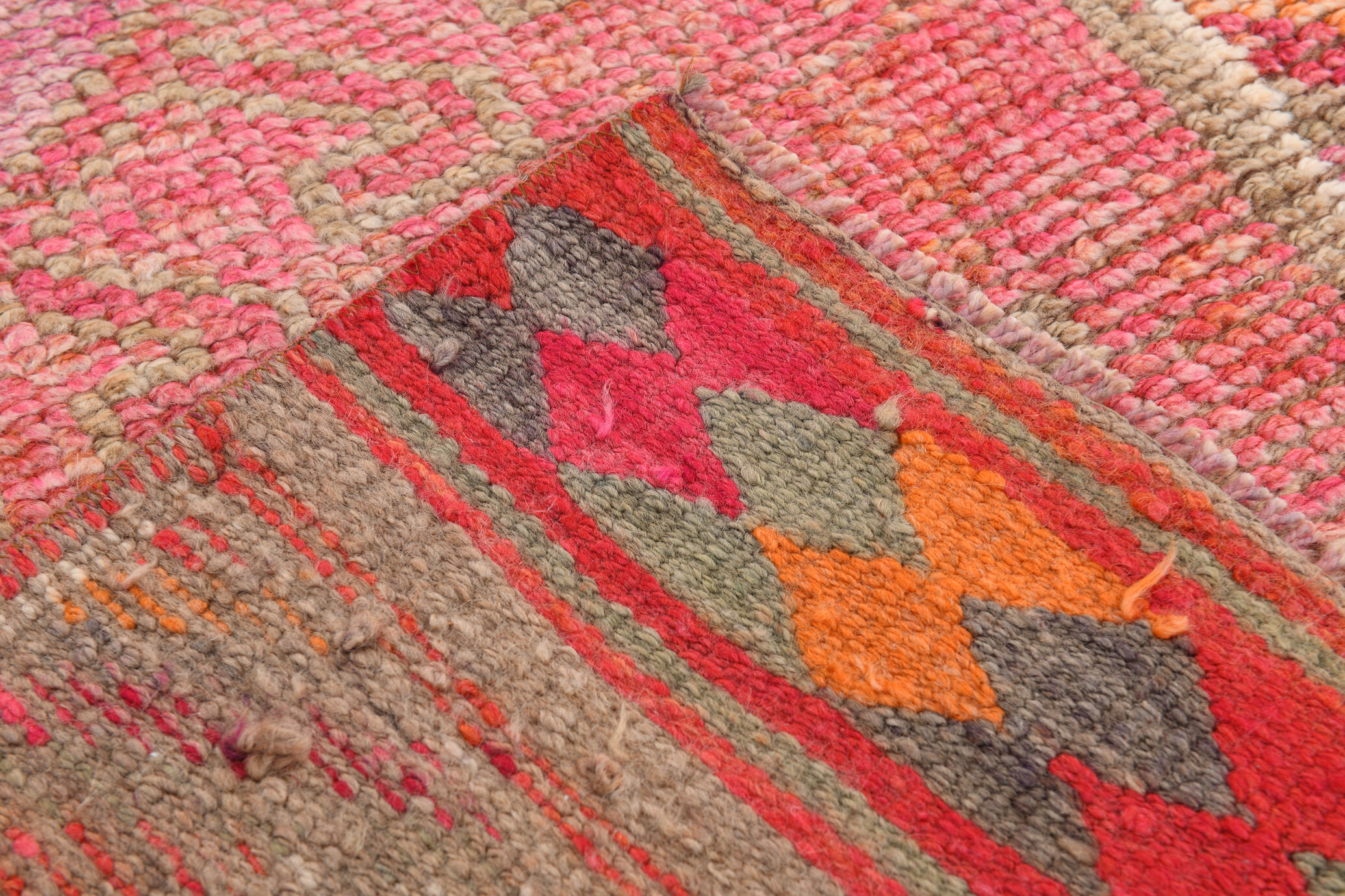 3x9 Shades Of Red Turkish Runner Rug, 83x290Cm