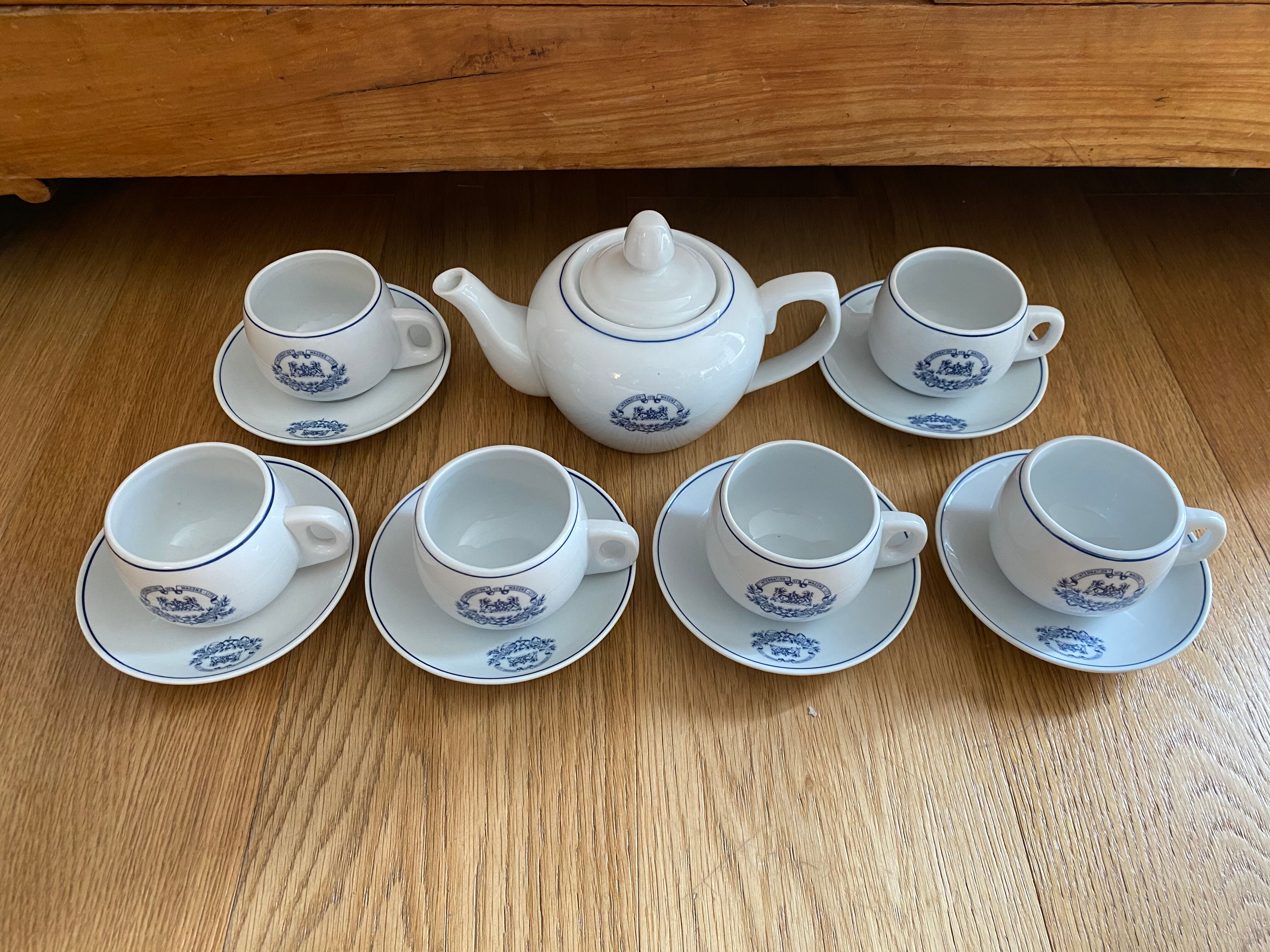 Tea/coffee service Wagons Beds