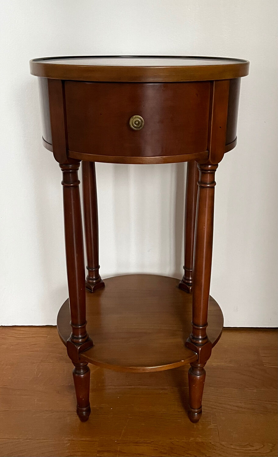Cherry wood pedestal table