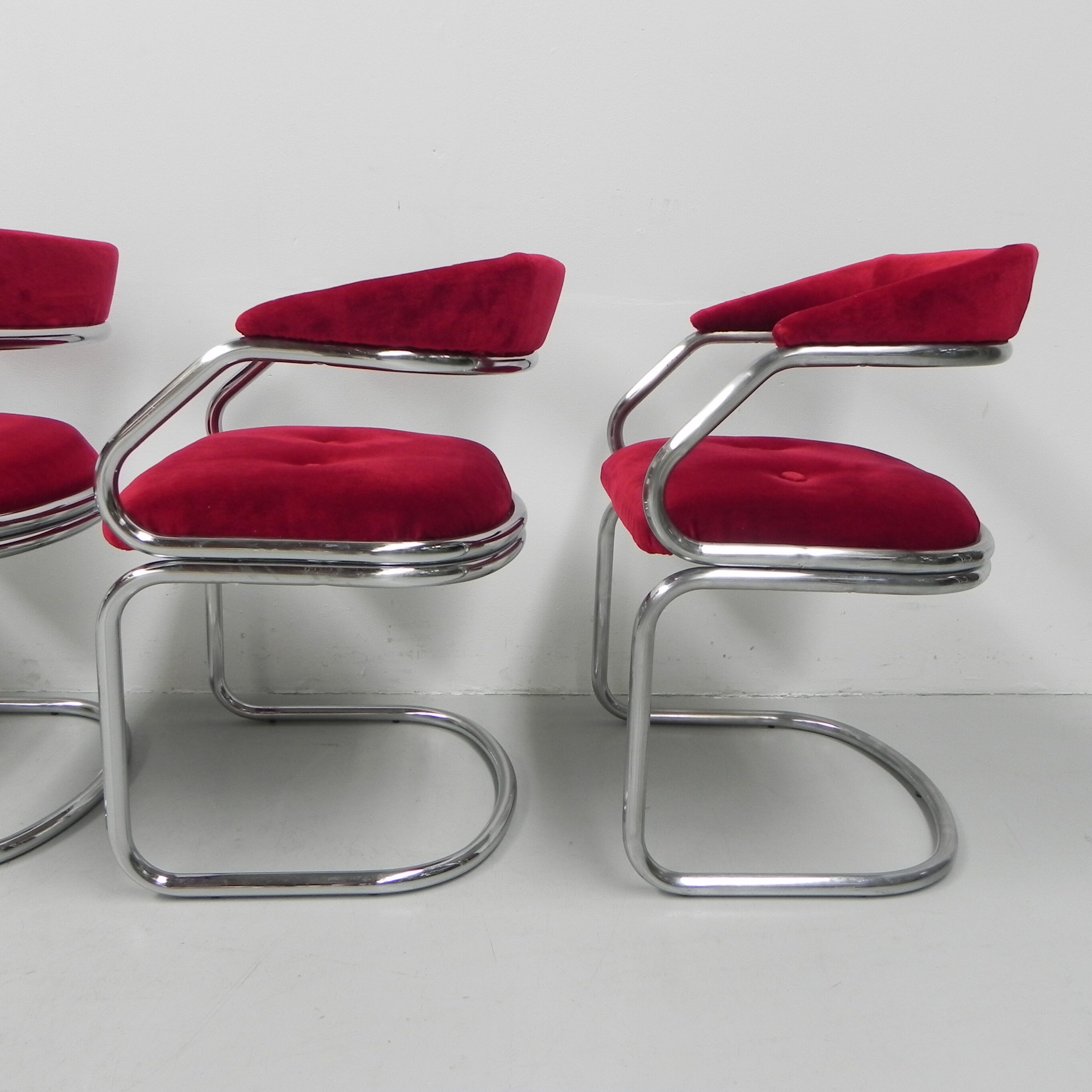 Set of 4 dining table chairs