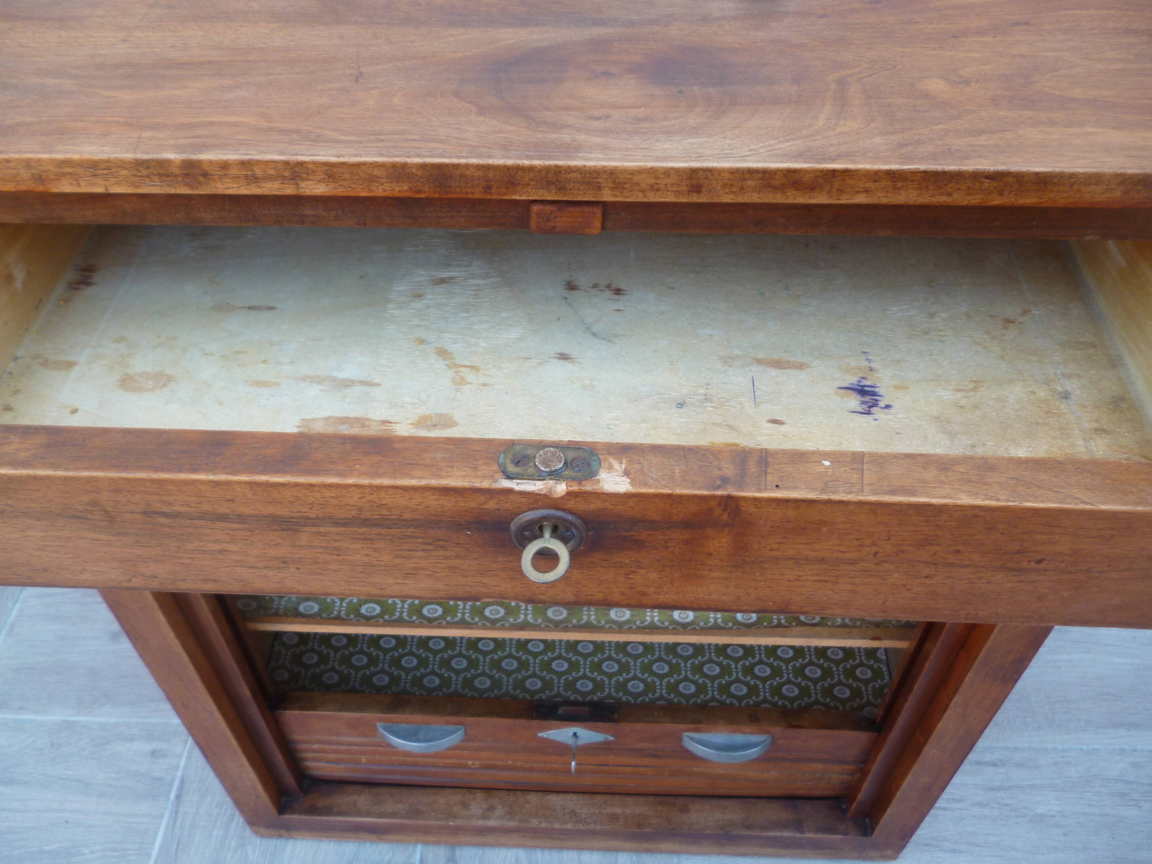 Roll-top Art Deco checkout counter with drawer