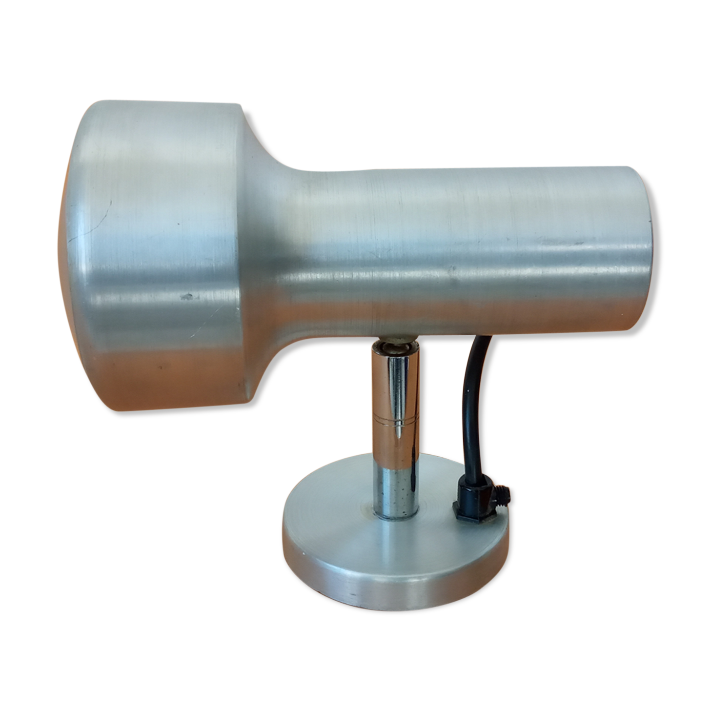 Spot applies 1970 aluminum