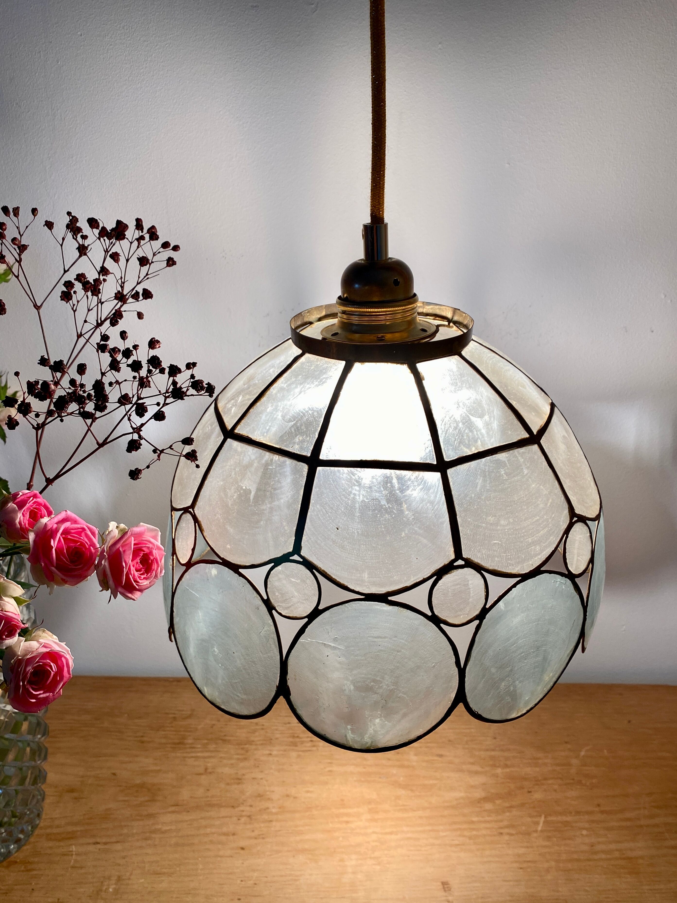 Vintage lampshade suspension in mother-of-pearl and brass