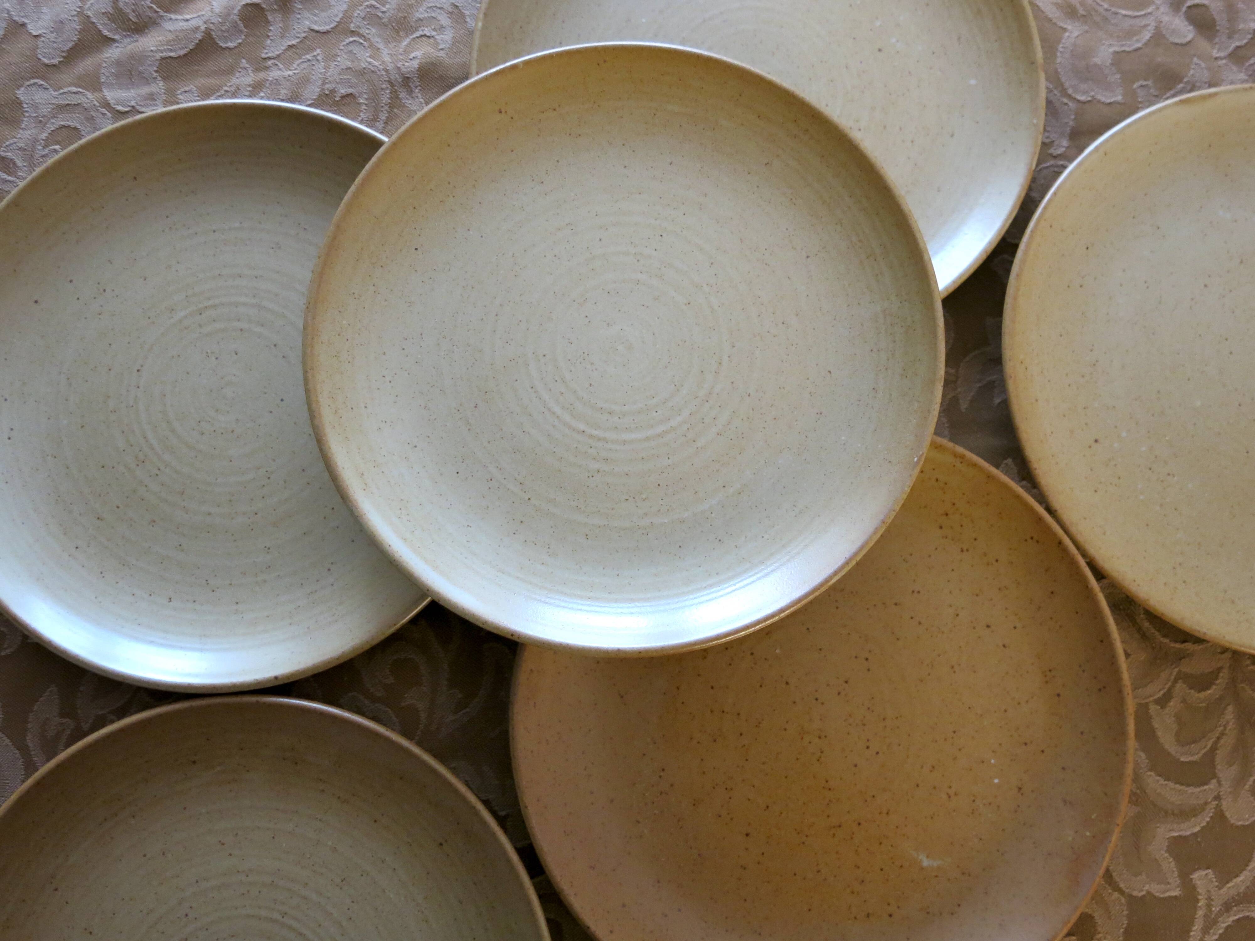6 stoneware dessert plates from "Grés Village" in very good condition