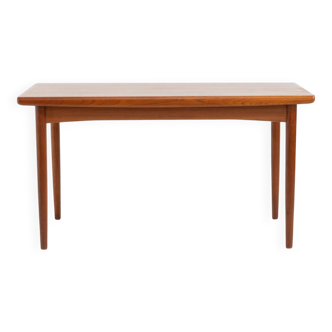 Extendable dining table by Skøvby Møbelfabrik