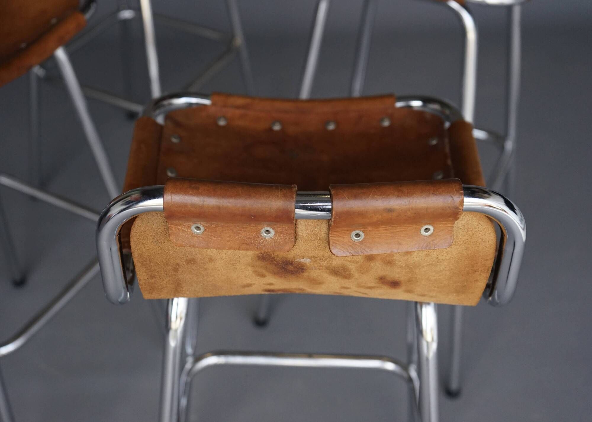 Tabourets de bar « Les Arcs » Dal Vera, sélectionnés par Charlotte Perriand. Lot de 4.