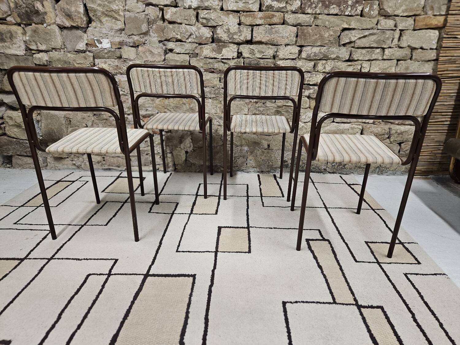 Set of 4 vintage stackable chairs 1980