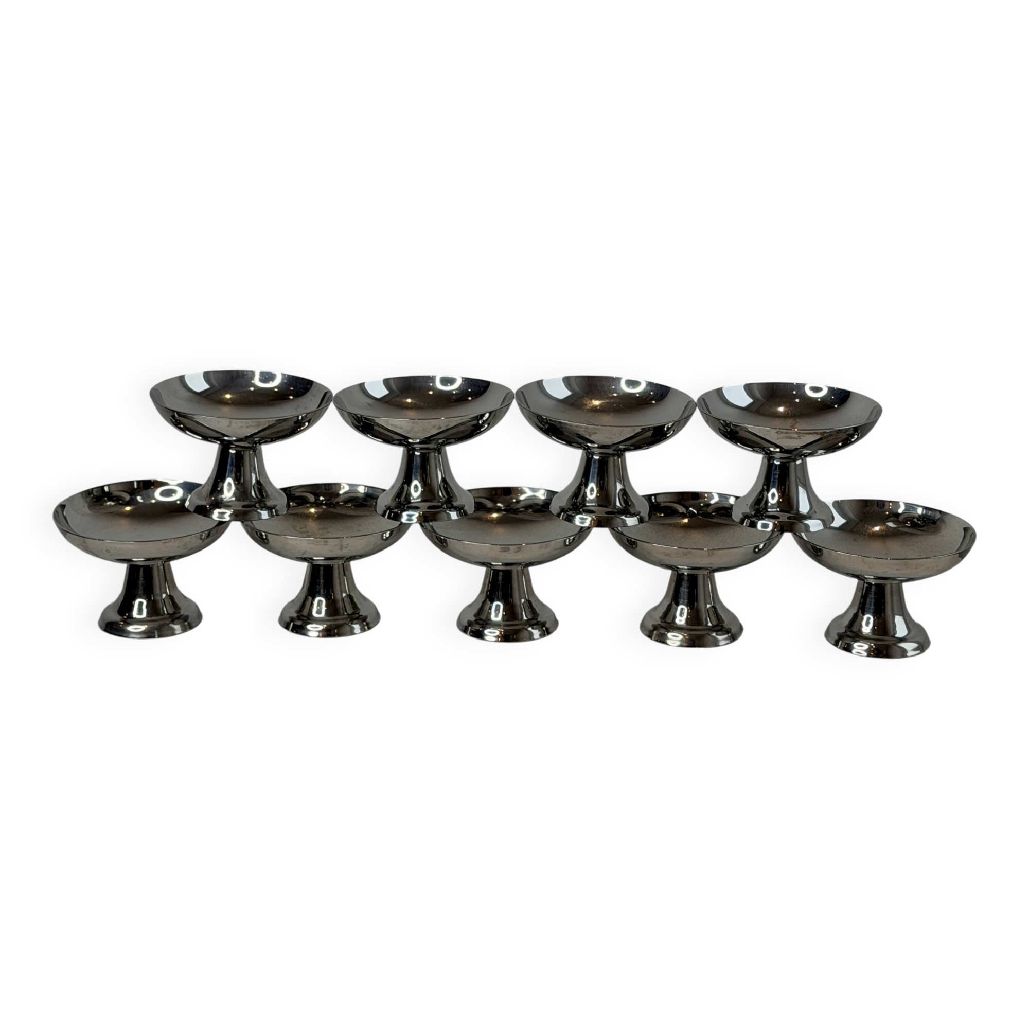 Set of 9 stainless steel bowls