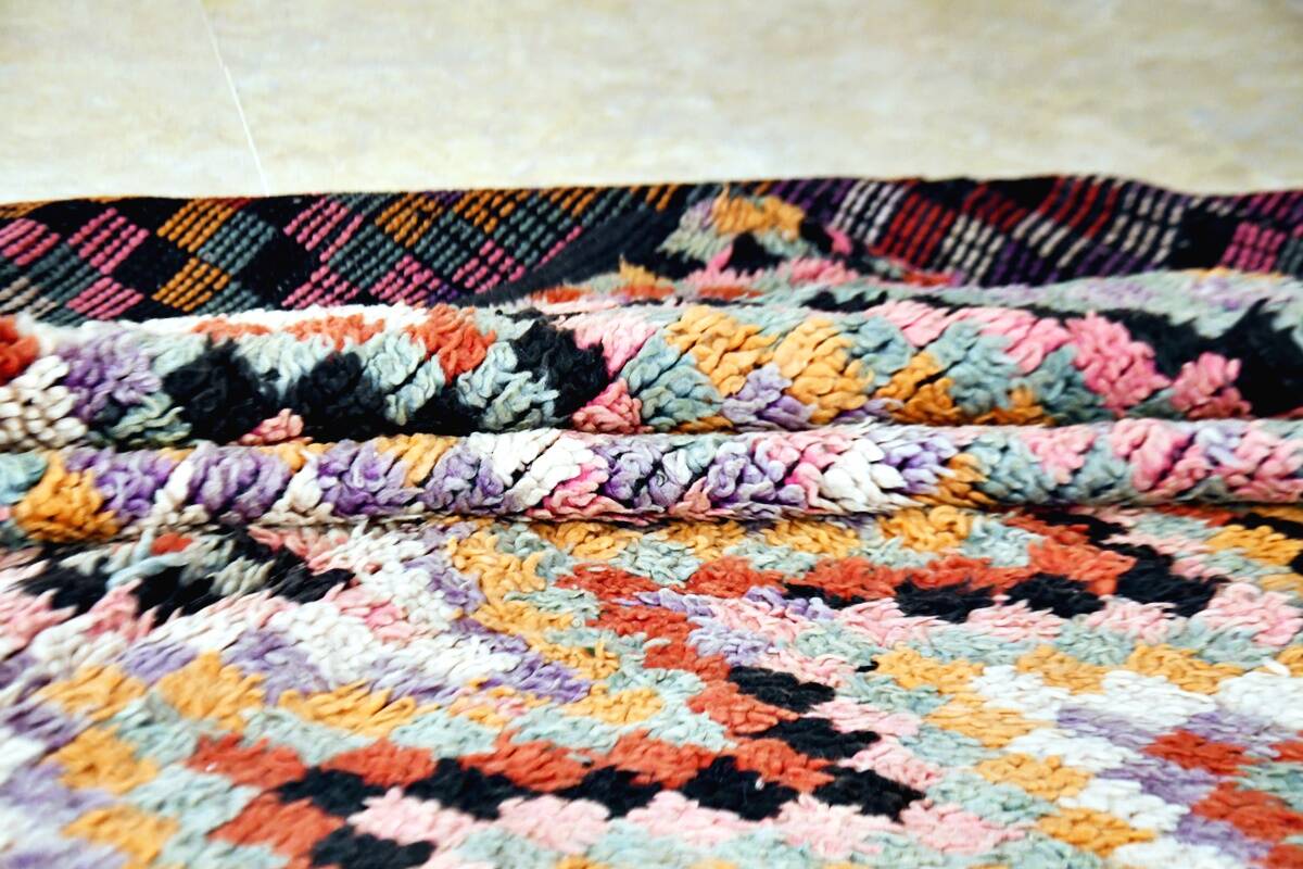 Moroccan Berber rug Boujaad vintage 307 x 180 cm Excellent condition