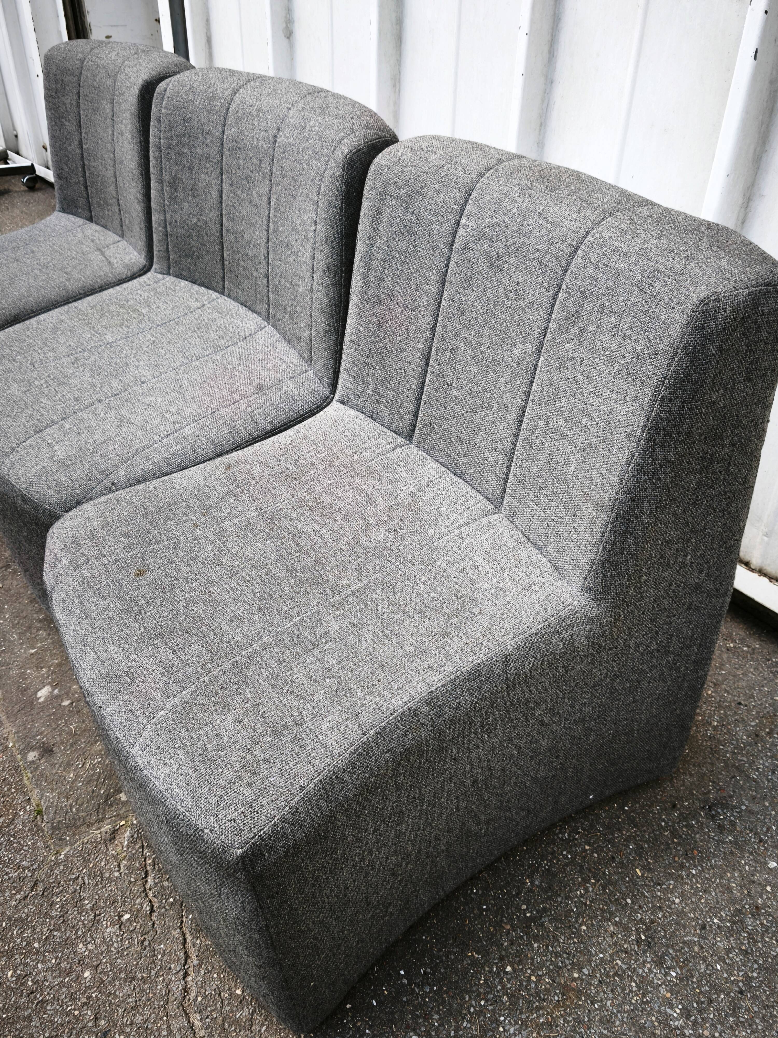 Design reception bench