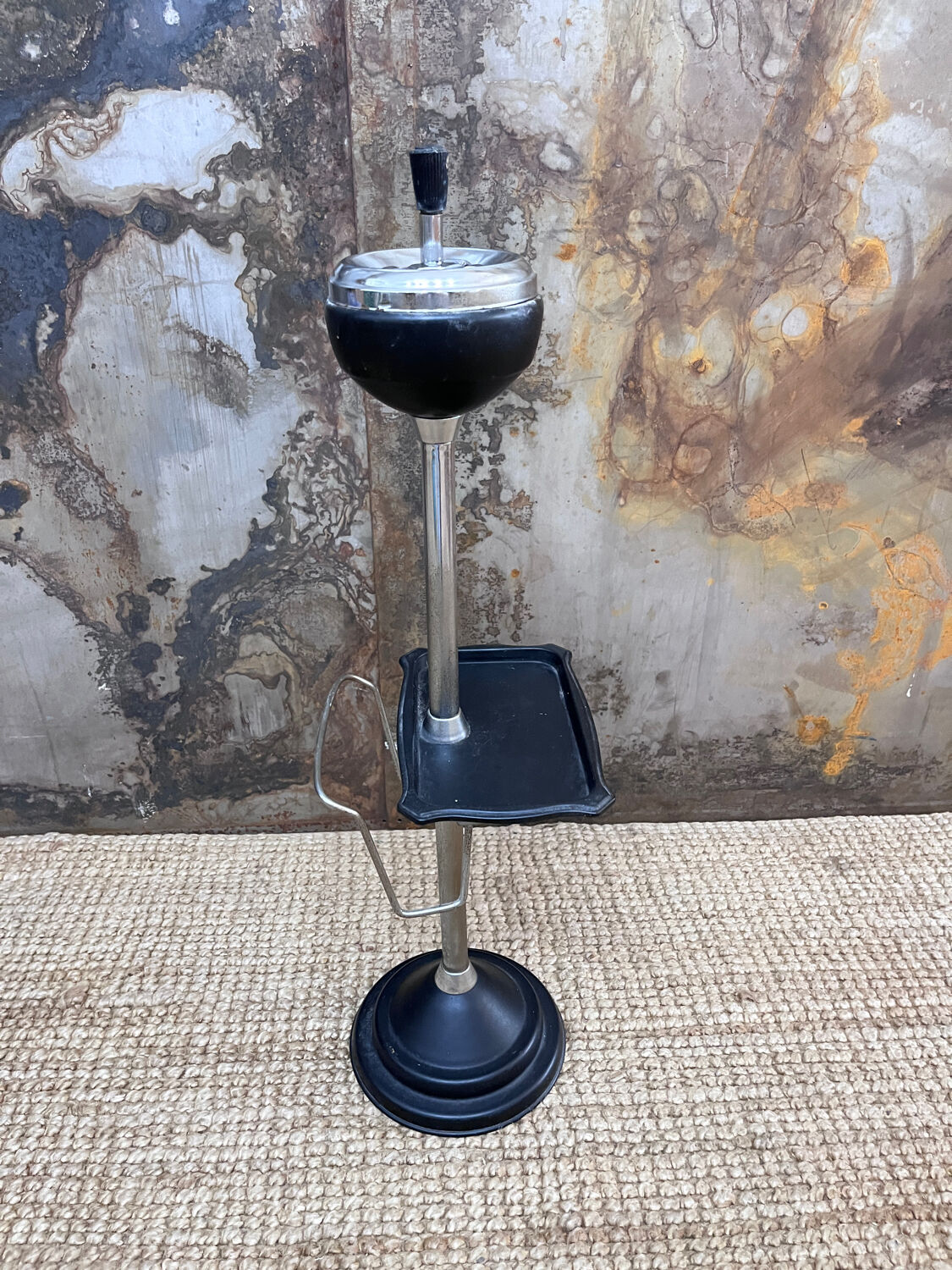 Ashtray on feet review holder