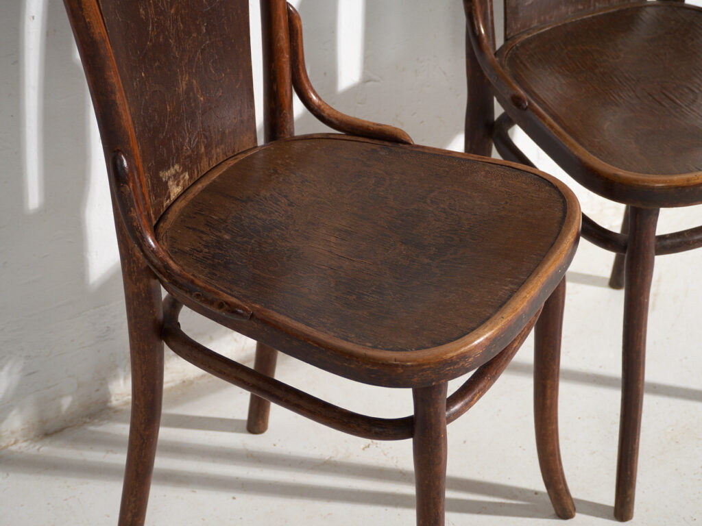 Set of 2 antique bentwood chairs by Thonet – Central Europe, circa 1900-1920