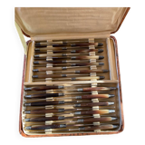 Coffret de 24 couteaux en corne
