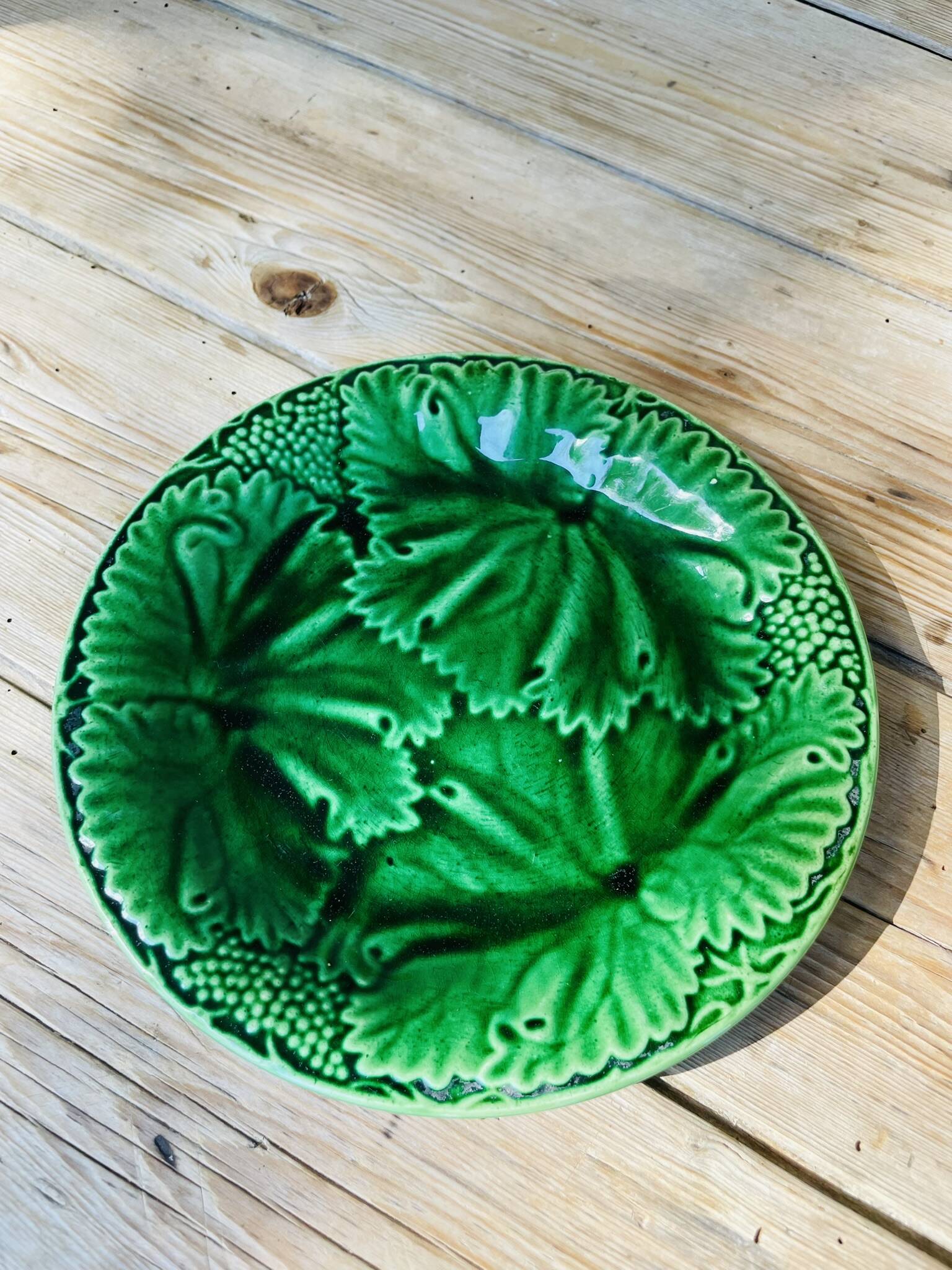 Small plate of Salins slip