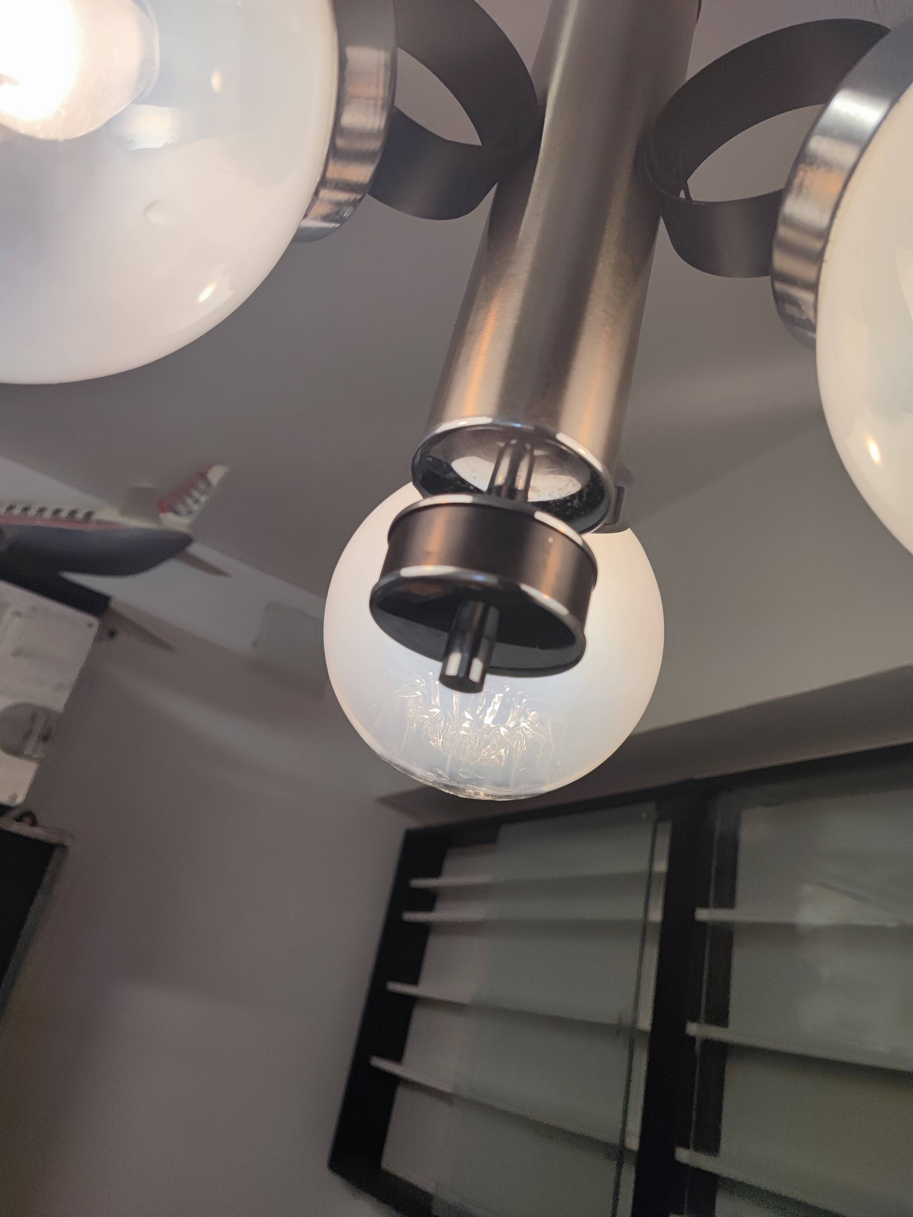 Italian 3-light chandelier attributed to Mazzega