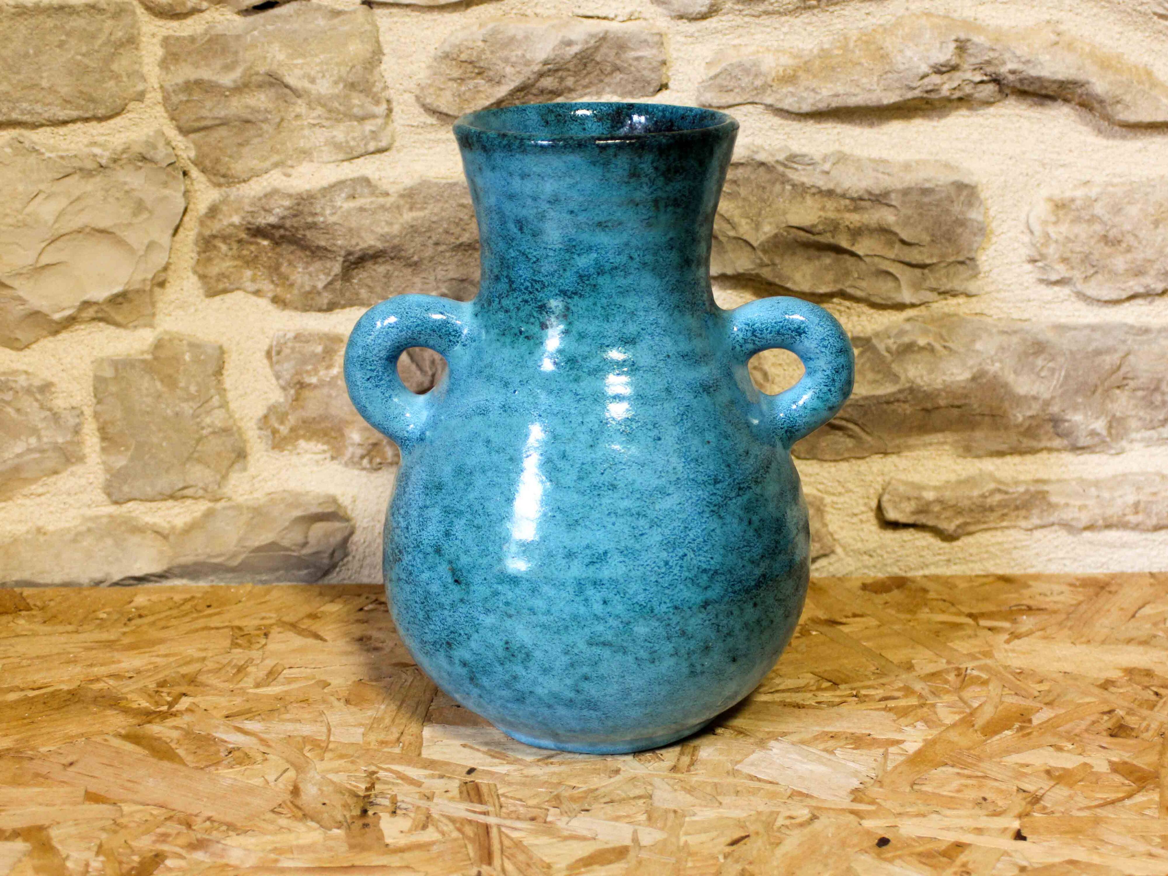 Accolay ceramic ear vase